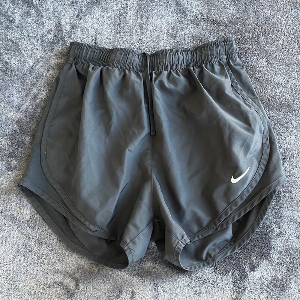 Black nike shorts
